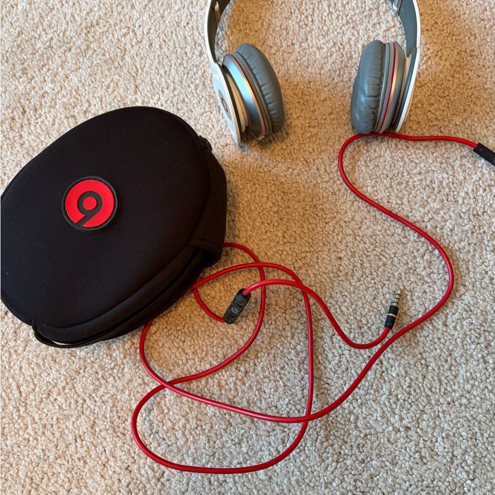 Beats by Dre Silver Headphones with Red Cable and Black Case